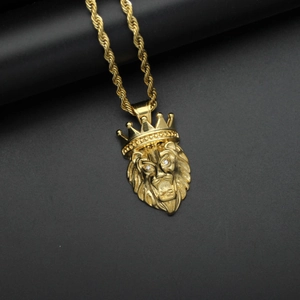 Colgante de cabeza de león con corona dorada y cadena de cuerda estilo hip hop urbano