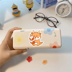 Étui à lunettes Année du Dragon avec imprimé de dragon mignon et motif floral