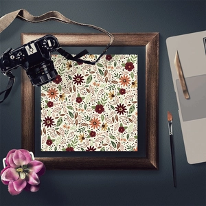 Carta decorativa autunnale incorniciata con motivi floreali vintage dipinti a mano in toni caldi