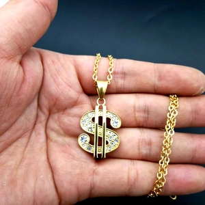 Dreifarbiger Hip-Hop-Dollar-Anhänger mit Kristallen an einer polierten Halskette