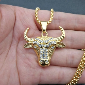 Hip hop gold plated bull head pendant necklace with sparkling rhinestones for men