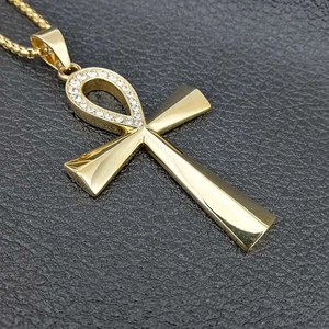 Pendentif croix Ankh en acier inoxydable plaqué or avec strass scintillants et une chaîne