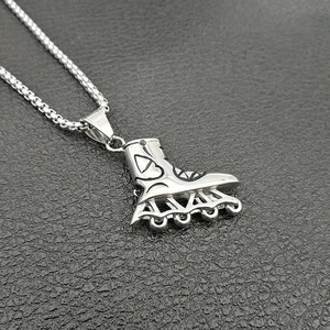 Hiphop rolschaatshanger ketting van zilver roestvrij staal met een box ketting