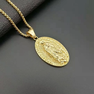 Colgante Virgen María de acero de titanio dorado con cadena box, estilo hip hop