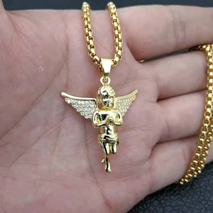 Pendentif ange hip hop plaqué or avec micro pavé de pierres de zircone cubique