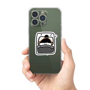 Personnage de dessin animé dormant avec casque sur coque transparente iPhone Pro