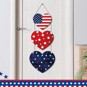 Patriotic wooden heart-shaped door hanging decor with American flag pattern for 4th of July