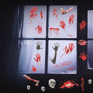 Λεπτομέρεια από αυτοκόλλητα παραθύρου Halloween με ματωμένες παλάμες και σιλουέτες όπλων