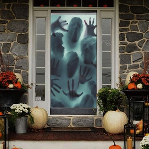 Pegatina de Halloween para puerta con caras de fantasmas y huellas de manos en casa de piedra
