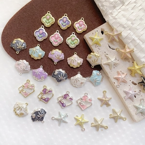 Pendentifs en Alliage Émaillé Forme Tulipe Trèfle à Quatre Feuilles Étoile de Mer Coquille pour Création de Bijoux DIY
