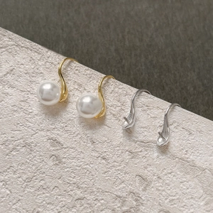 Boucles d'oreilles élégantes en perles dorées en forme de S et accessoires DIY dorés