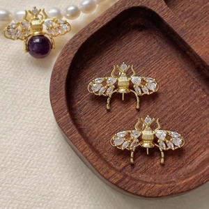 18k vergoldeter Bienenanhänger mit Zirkonias für DIY Schmuck und Perlenketten