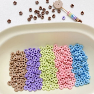 Perles d'espacement en résine colorée en cinq tons pastels pour bijoux DIY et artisanat