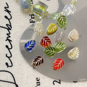 Perles en verre en forme de feuille multicolores avec nervures dorées pour bijoux