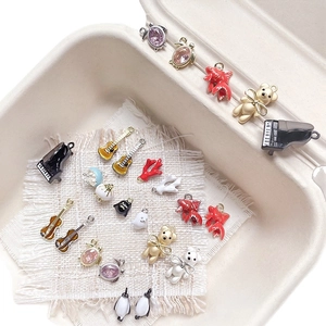 Pendentifs DIY en émail avec motifs de pingouin piano et méduse pour bijoux