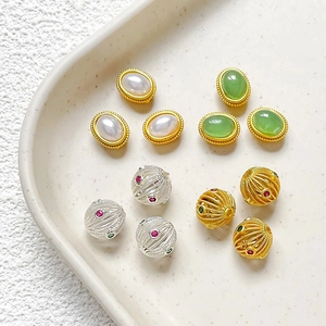 Cuentas huecas de oro antiguo con perlas y gemas para creación de joyería DIY