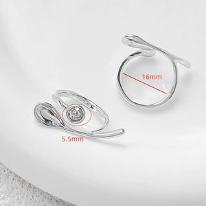 Technical drawing showing 16mm inner diameter and 5.5mm detail of silver bow ring mount