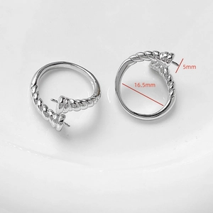 Detail view of 18k gold-plated twisted ring base for DIY pearl settings with dimensions