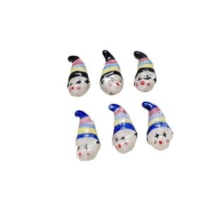 Cuentas de cerámica de payaso pintadas a mano para joyería DIY y collares hechos a mano