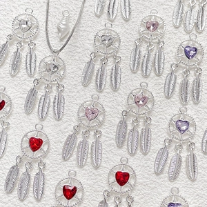 Ciondoli acchiappasogni in argento con cristallo a cuore e piume per gioielli fai-da-te