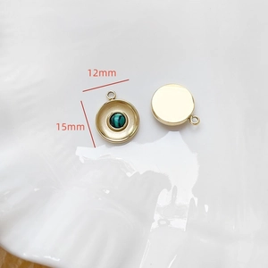 Détail du pendentif en malachite plaqué or 14k de 12mm avec les dimensions