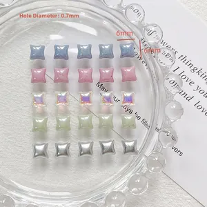 Makroaufnahme von 6mm Glasperlen in verschiedenen Farben für DIY-Schmuck