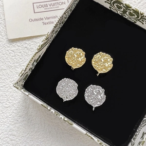 Irreguläre, zerknitterte 18k vergoldete runde Ohrstecker in Gold und Silberoptik