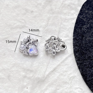 Détail du pendentif cœur violet 14x15mm avec nœud et perles pour bijoux DIY