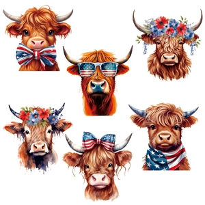 USA-Flaggen-Stil Highland-Cow-Aufkleber mit Blumen und Sonnenbrillen zur Dekoration