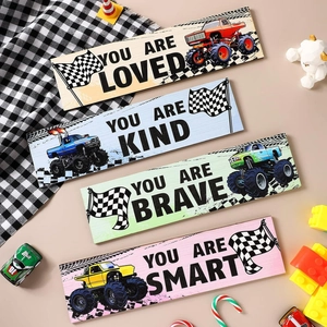 4er-Set Kinderzimmer Wandbilder aus Holz mit Monstertrucks und motivierenden Sprüchen