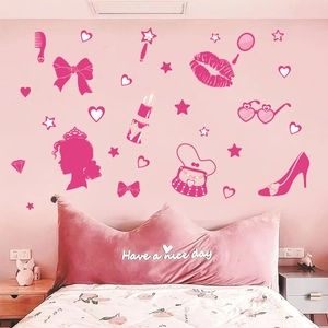 Stickers muraux roses pour chambre de fille avec couronnes et cosmétiques décoratifs