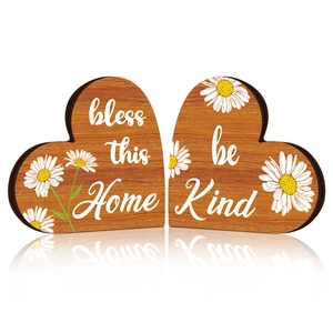 Set of 2 heart-shaped wooden signs with white daisy prints and home blessing quotes