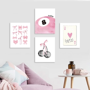 Lot de quatre affiches roses modernes avec nœuds, boule de billard et cerise disco