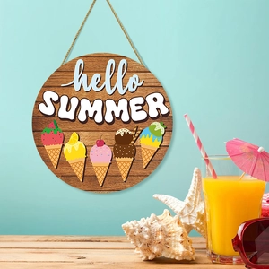 Rundes Holz-Türschild Hello Summer mit bunten Eiswaffeln und rustikaler Seilaufhängung