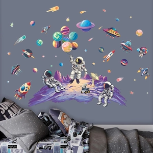 Adesivi murali spazio con astronauti, pianeti e razzi per la camera dei bambini