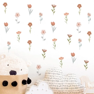 Adesivi murali floreali boho con tulipani e margherite in delicate tonalità Morandi