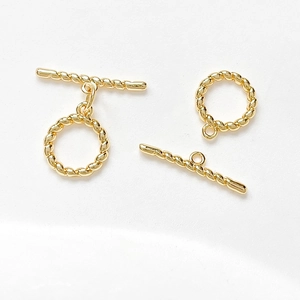 Detail von 14k vergoldeten OT-Knebelverschlüssen mit gedrehter Kordelstruktur für DIY