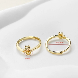 Dettaglio macro della base per anello a gatto placcata oro 14k per gioielli fai da te
