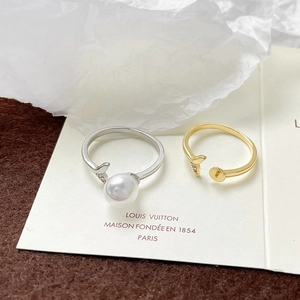 14k gold plated fishtail rings with pearls and sparkling crystals in minimalist style