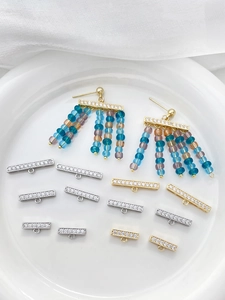 Détail de pendentifs barre plaqués or 14k avec zircone pour la création de bijoux DIY