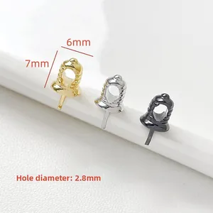 Dettaglio copriperle placcati oro 18k 7mm con foro da 2,8mm per creazione gioielli DIY