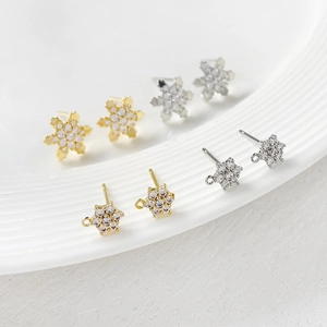 Zircon-studded snowflake stud earrings in 18K gold and silver plating for DIY jewelry