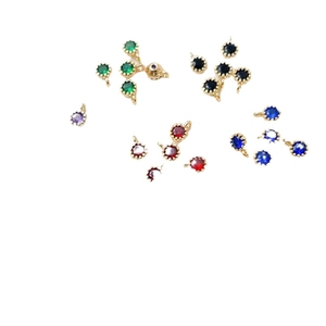 Set de colgantes de circón redondo multicolor con engastes bañados en oro de 18k