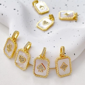 14k vergulde pokerkaart hangers met natuurlijk parelmoer en zirkonia voor sieraden
