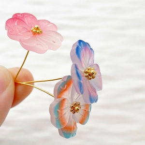 Handcrafted resin flower scepter with gold-plated copper stamens in pastel gradients