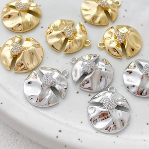 14k vergoldete Herz-Knopf-Anhänger mit Zirkonia für DIY Schmuckherstellung