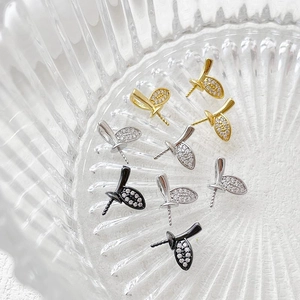 Pendenti a foglia placcati oro 14k con zirconi per orecchini e collane fai-da-te perle