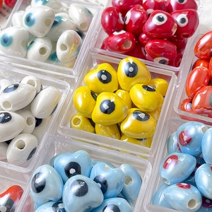 Cuentas de cerámica de ojo turco en forma de corazón y triángulo para joyería DIY