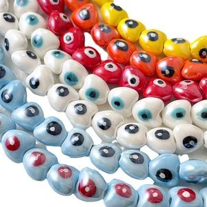 Cuentas de cerámica en forma de corazón con motivos de ojo turco para joyas DIY