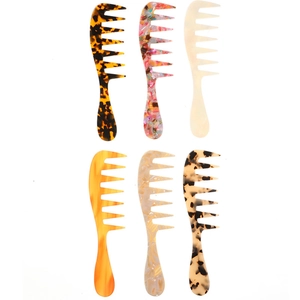 Set of 6 wide-tooth acetate hair combs featuring various marble and leopard patterns